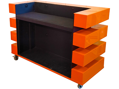 Achteraanzicht DJ Booth Oranje, achterkant DJ Booth, LED strip verlichting, hoogglans, oranje